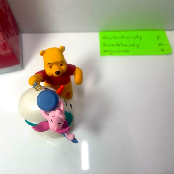 BNIB Vintage 1998 Hallmark Keepsake Ornament Winnie the Pooh Building a Snowman - Picture 5 of 16